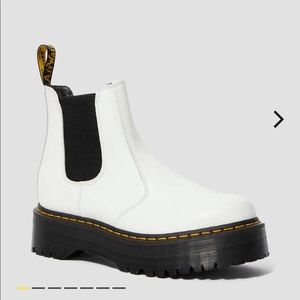 NEVER WORN, BRAND NEW WT!!!! Platform Dr.Martens’s